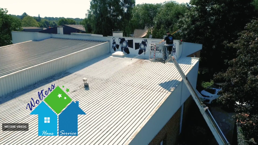 Video-Vorschau: Dachreinigung ohne Hochdruck im Praxistest